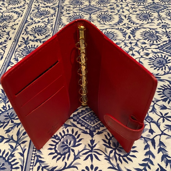Louis Vuitton agenda cover in red epi leather - Picture 3 of 12